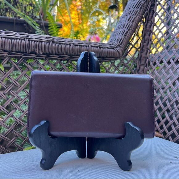 Saint Laurent Maroon wallet with gold hardware - Picture 4 of 13